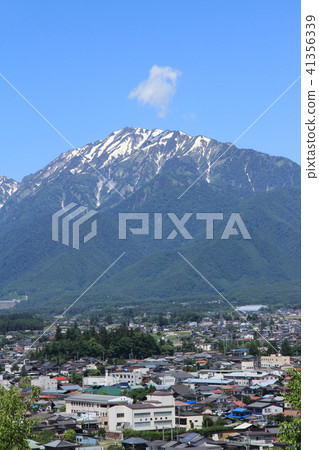 Otomachi city, Nagano prefecture, at the foot of the northern Alps in early summer Otomachi city, Nagano prefecture, at the foot of the northern Alps in early summer 41356339
