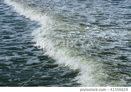 White wave on the sea. 41356829