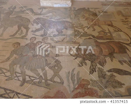 別墅地板的馬賽克在卡薩萊期間的羅馬 41357415