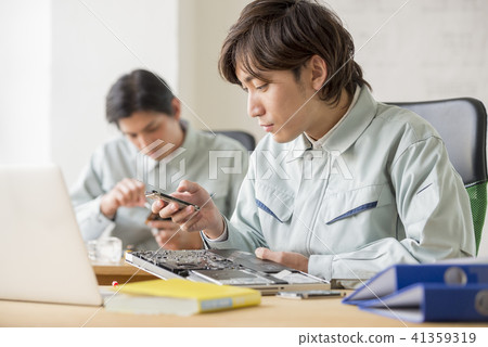 肖像男20's 30's日本2工薪技師工作精密儀器 41359319