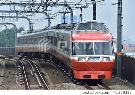 Odakyu Electric Railway Odawara Line Aiko Ishida - Isehara 7000 Shape 7004 F Formation "Hane" 41359322
