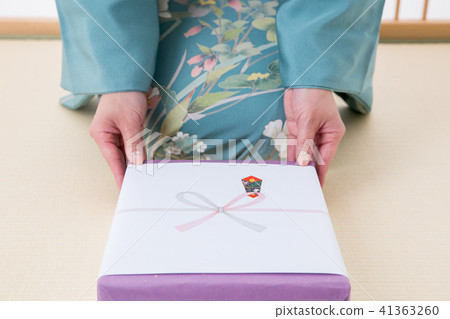Women in gifts and kimonos Women in gifts and kimonos 41363260
