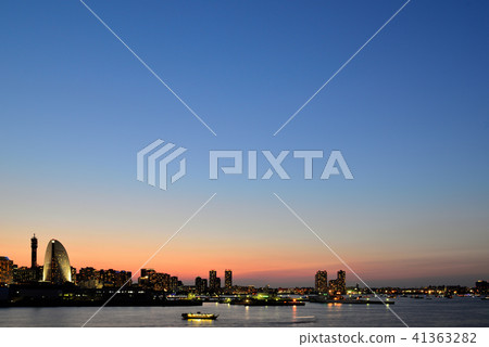 Evening view of Minatomirai, Yokohama Evening view of Minatomirai, Yokohama 41363282