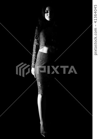 Woman in the darkness 41364045