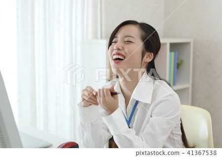 Laughing business woman 41367538