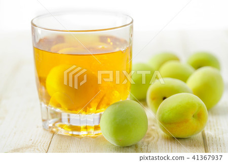 Plum wine 41367937