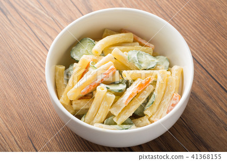 Macaroni salad 41368155