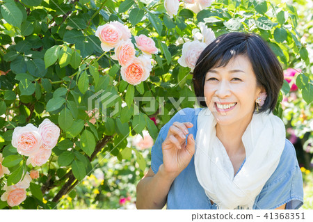 玫瑰園花園女孩 41368351
