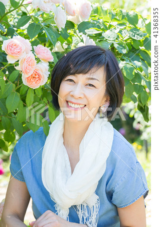Rose garden flower garden girls 41368355