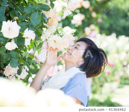 Rose garden flower garden girls 41368462