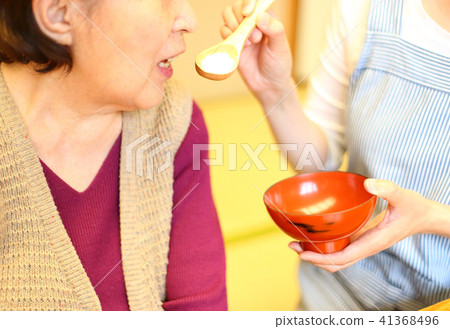 Nursing care and meals 41368496