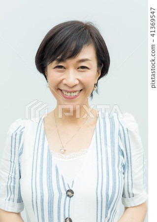 女性上身一件 女性上身一件 41369547