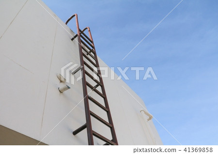 Staircase old vertical industrial metal rusted Staircase old vertical industrial metal rusted 41369858