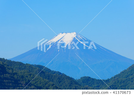 伊勢山山清晨可以看到富士山 41370673