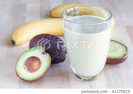 Smoothie with avocado, banana, milk and honey 41370828