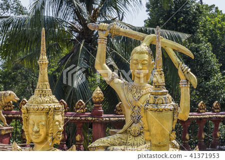 statue surrounds the temple of wat kraom. Cambodia statue surrounds the temple of wat kraom. Cambodia 41371953