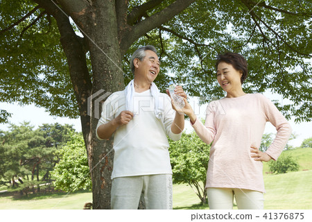 senior senior 41376875