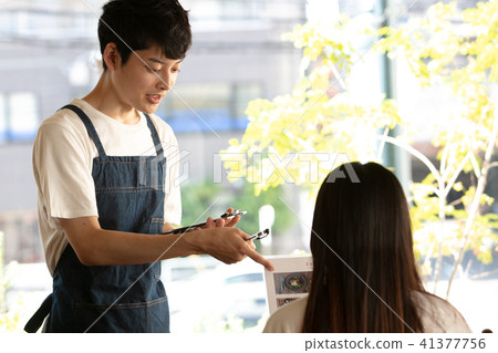 Cafe clerk men 41377756