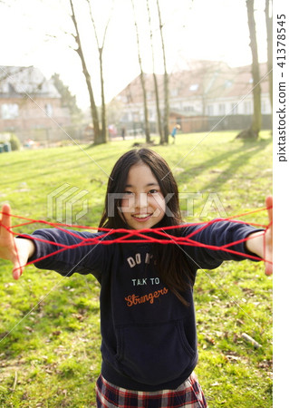 A girl who does not understand 41378545