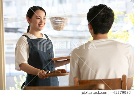 咖啡廳服務員女 41379983