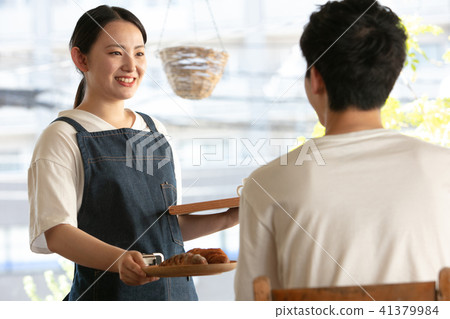 咖啡廳服務員女 41379984