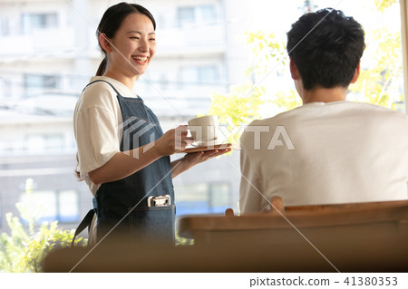 咖啡廳服務員女 咖啡廳服務員女 41380353