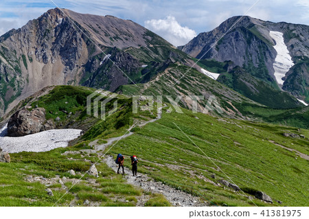 Hakuba Miyama, Sukodake, Hakuba Mogigatake and climbers Hakuba Miyama, Sukodake, Hakuba Mogigatake and climbers 41381975