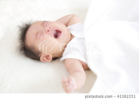 Crying newborn baby girls baby Crying newborn baby girls baby 41382251