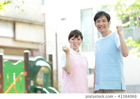 保姆/助手腸道姿勢 41384068