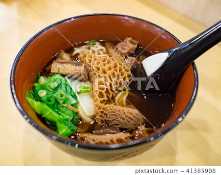 beef noodles 41385908