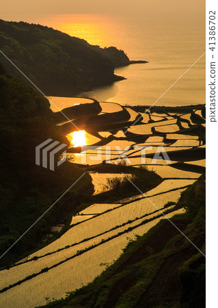 Sunset of Tanada in Hamanoura and landscape of Burundo [Saga Prefecture] 41386702
