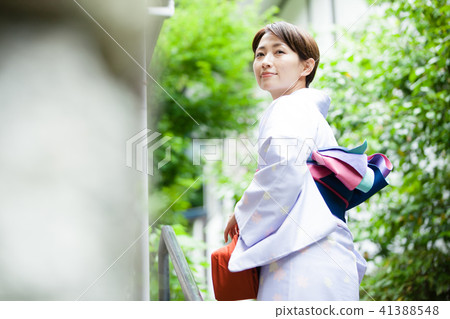 Women kimono outdoor 41388548