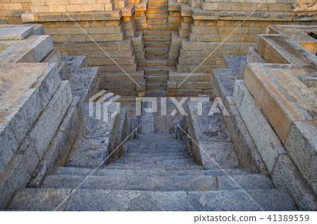 Stepped well at the Mahadeva Temple, Itagi 41389559
