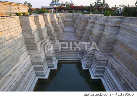 Stepped well at the Mahadeva Temple, Itagi 41389560