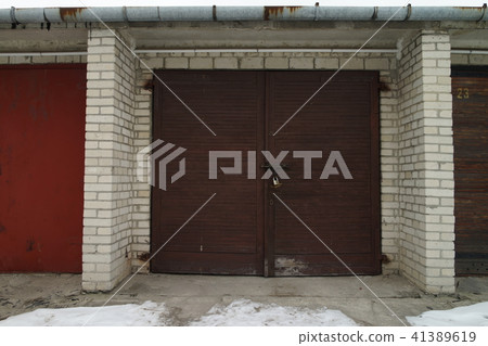 [Poland] Garage door 41389619