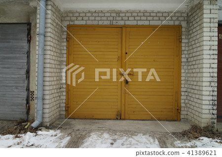 [Poland] Garage door 41389621