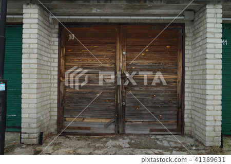 [Poland] Garage door 41389631