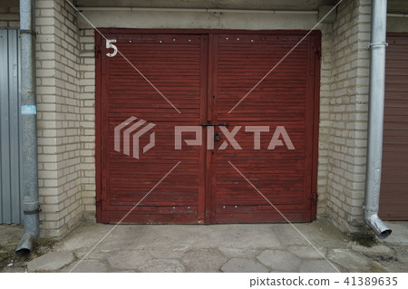 [Poland] Garage door 41389635