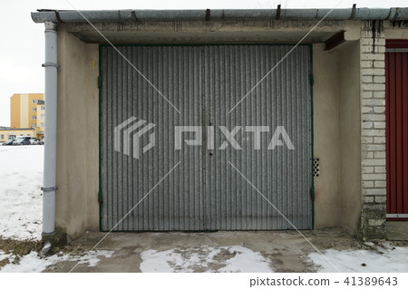 [Poland] Garage door 41389643