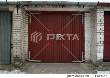 [Poland] Garage door 41389644