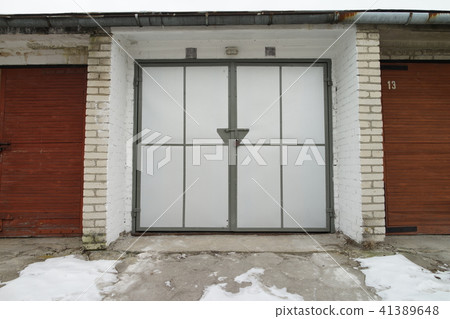 [Poland] Garage door 41389648