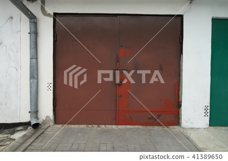 [Poland] Garage door 41389650