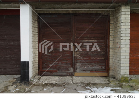 [Poland] Garage door 41389655