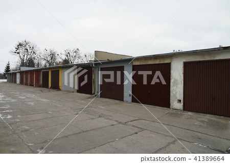 [Poland] Garage door 41389664