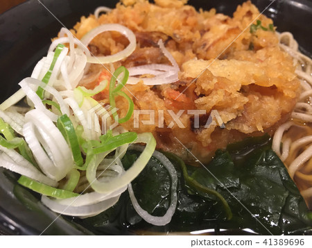 Delicious tempura soba 41389696