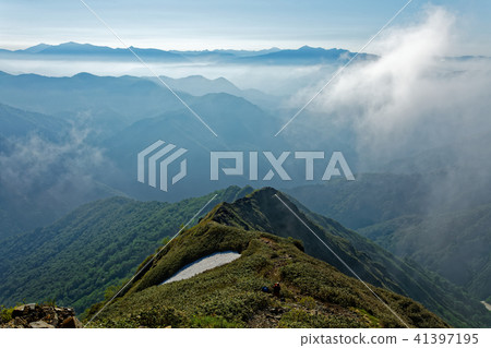 Mountain ranges of Takeshiba and Oze of Shishu viewed from the climb of Mt. Tanigawa and Nishi-black ridges 41397195