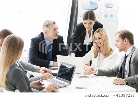 Business people work with laptop 41397258