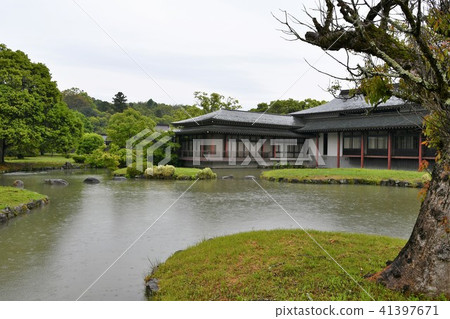 Usa Shrine of rain 41397671