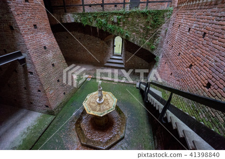 Courtyard of Sforzesco castle 41398840