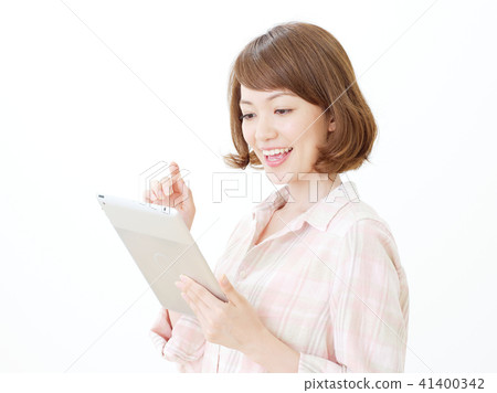 Female tablet Female tablet 41400342